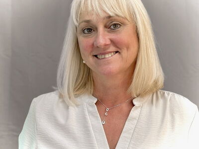 Portraitfoto der Ansprechpartnerin für externes Qualifizierungsmanagement Tanja Falcone